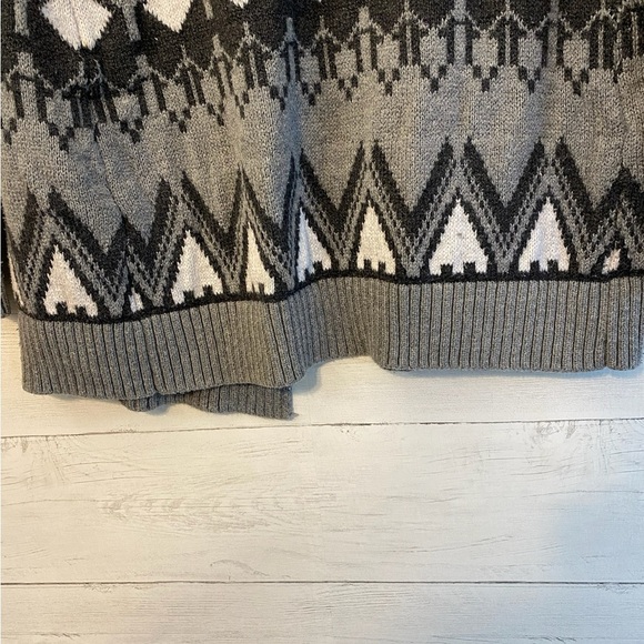 Old Navy Aztec Sweater Cardigan Knit Small Petit Gray White Open Front Grandma - Picture 9 of 9